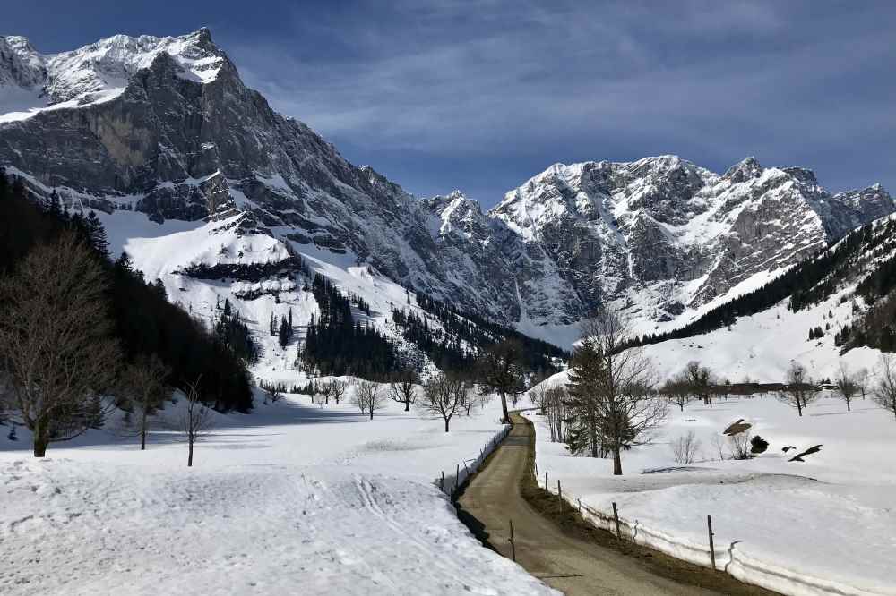 Frühlingswandern Karwendel: In der Eng liegt noch viel Schnee