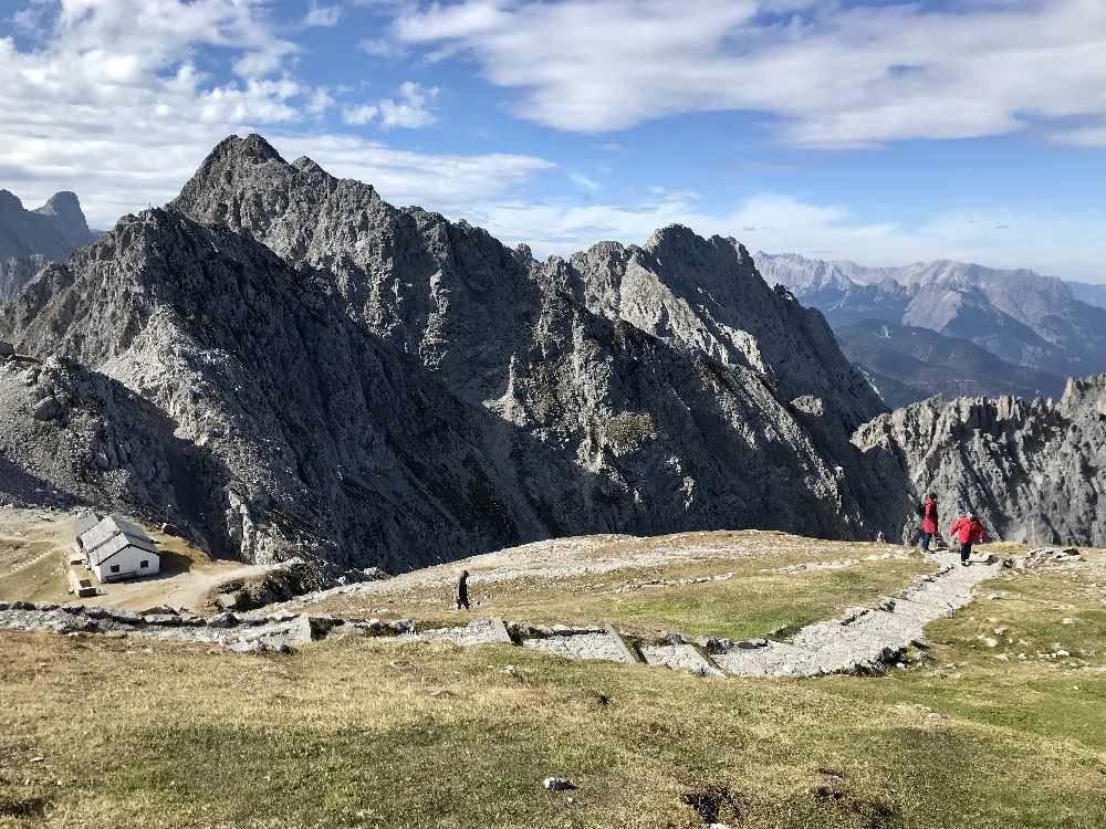 Karwendel wandern Innsbruck - hier das Top of Innsbruck am Hafelkar in Tirol