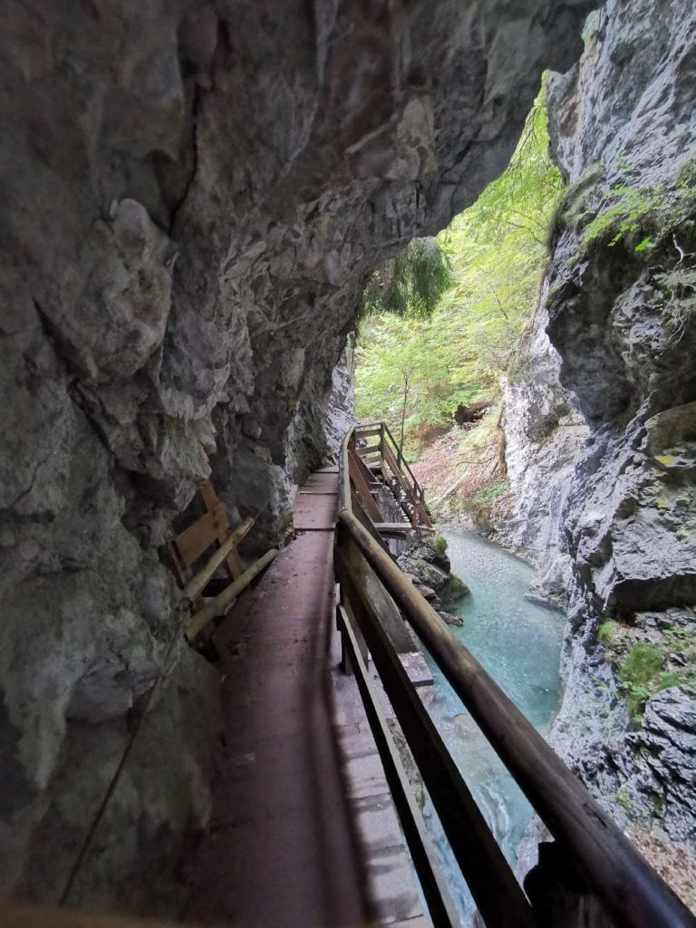 Das Karwendel im Frühling mit den schönen Klammen