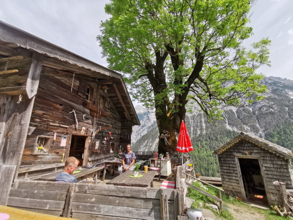 Die Ganalm - für mich die urigste Alm im Karwendel. Für dich auch?