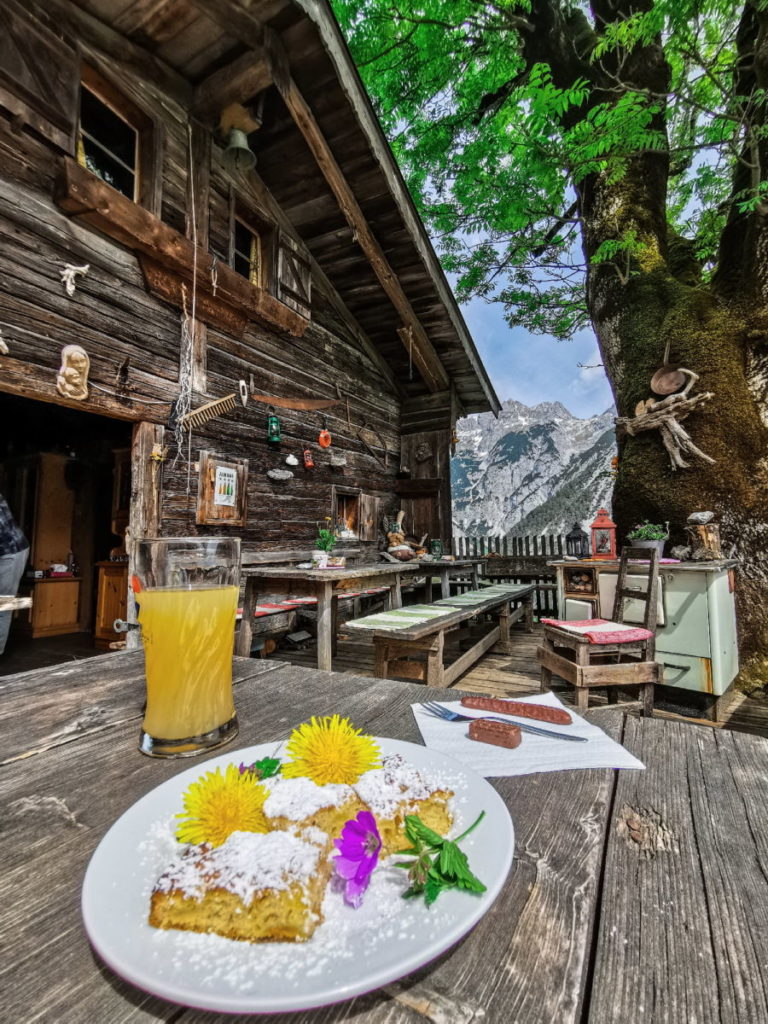 Zur urigsten Alm im Karwendel wandern